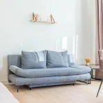 Modern 2-Bedroom Apartment For 5 In Prime Location