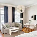 Chic 1-Br Apartment - Perfect Location