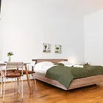 Charming 2Br Apt, Ideal For Long-Term Near Rennweg
