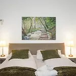 Modern 3Br Stay Ideal For Group Getaways & Families
