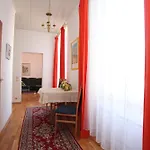 Mozart Apartments
