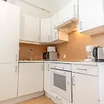 Viennese 3Br Apt. Near Wiener Stadthalle & Central
