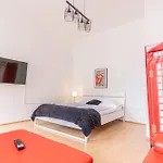 Viennese 3Br Apt. Near Wiener Stadthalle & Central