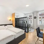 Bright And Quiet Apartments, Just 10 Minutes To U4, U6 And Schoenbrunn Palace