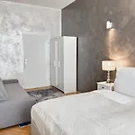 Stylish I 5 Minutes To U1 Reumannplatz I 15 Min To City Center