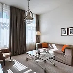 6 Rooms
