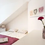 Lovely Two Level Apartment For Families