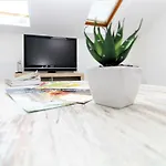 Gold: Penthouse Apartment Volkertmarkt