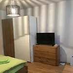One Private Room In Luxury Apartment With Shared Kitchen And Shared Bathroom