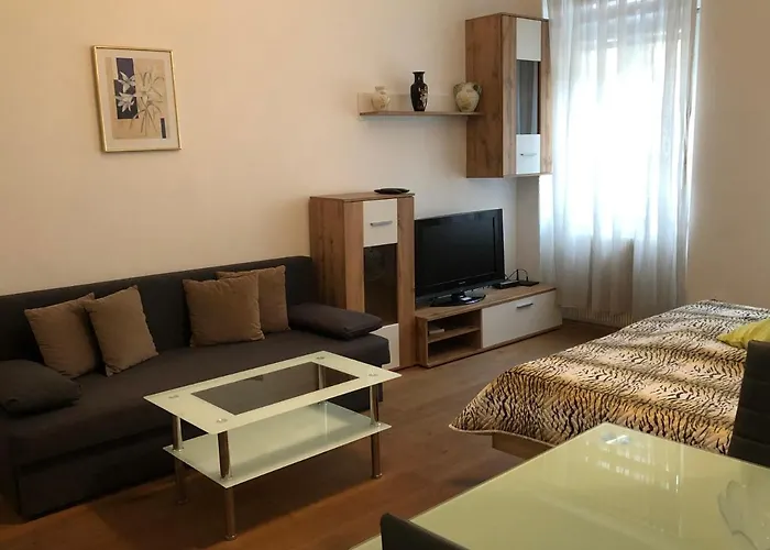 Green Apartment