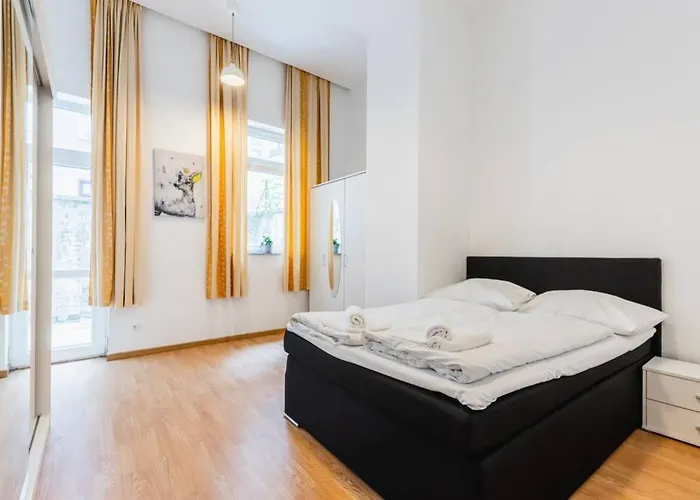 Family Apartment Next To Danube River