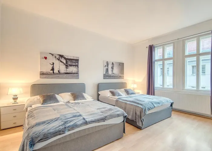 Super Close To Metro, Perfect For Long Term Stay, 17