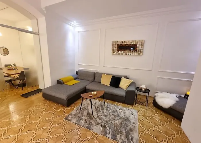Sissi Royal Suite - Inner City 4 Bedroom Apartment