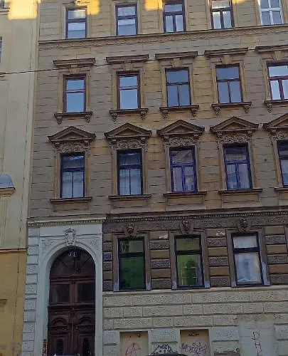 2-Room Appartment Near Westbahnhof