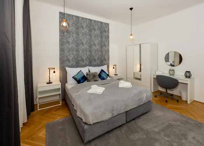 Delightful 1 Bedroom Near Schoenbrunn And Westbahnhof With Big Porch