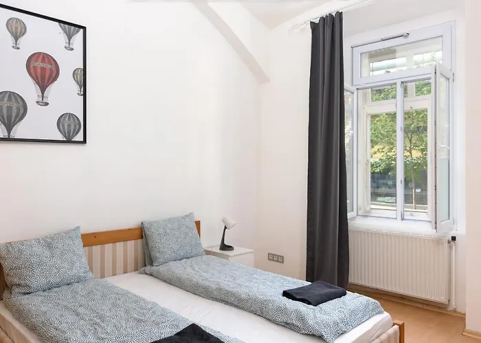Spacious Apt In Perfect Location For Family