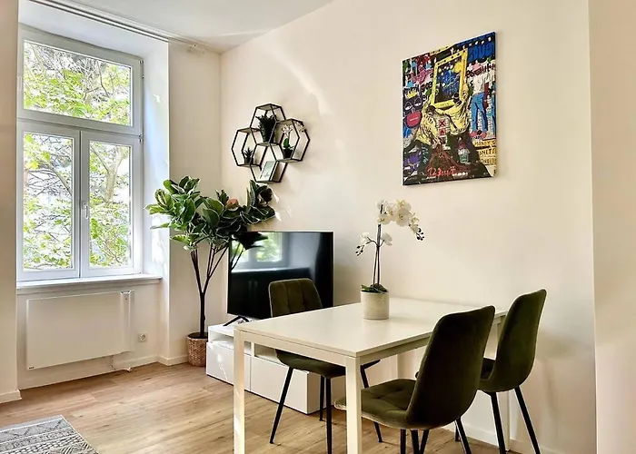 Lfg Stylish Studio Near Center