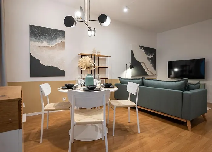42 M2 Central Bright Apartment With A Terrace