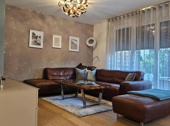 Cosy & Elegant Cityhouse With Garden