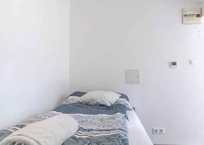 Relaxed 1Br Apt Comfortable Design/Great Location