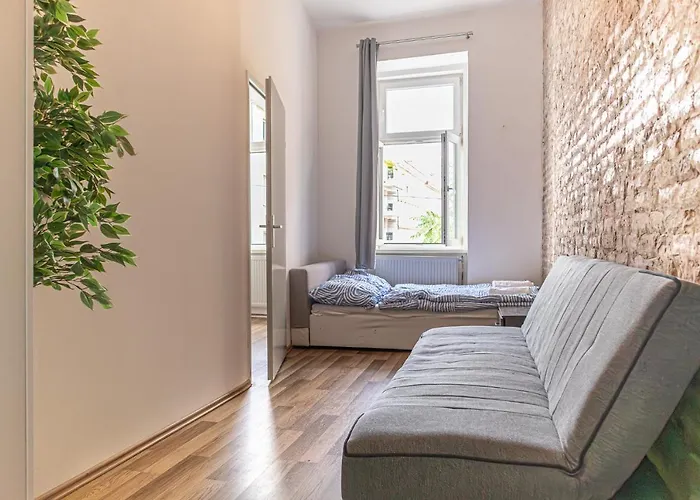 Stunning 2Br Apt Comfortable Design/Great Location