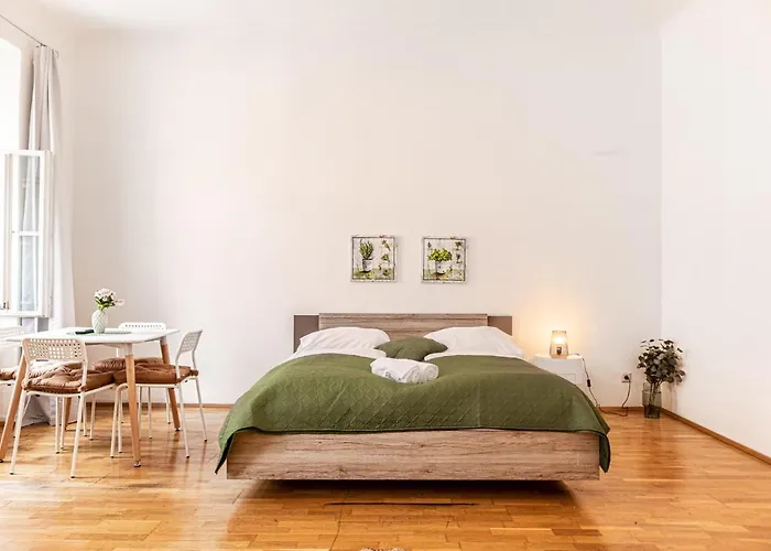 Sweet 2Br Apt Perfect For Longstays Near Rennweg