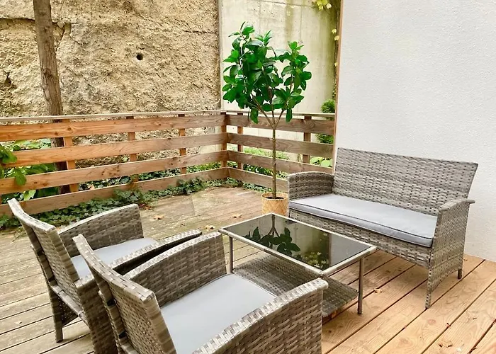 70M2 Premium Apartment With Terrace & Free Parking