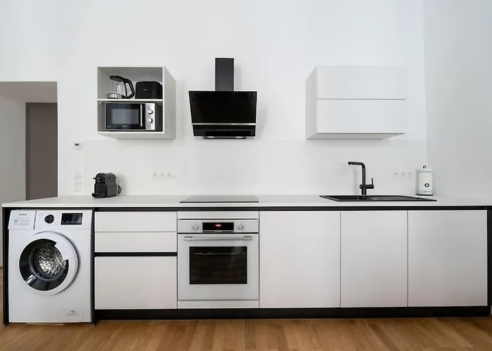Elegant 1Br Suite, City Close By Hm