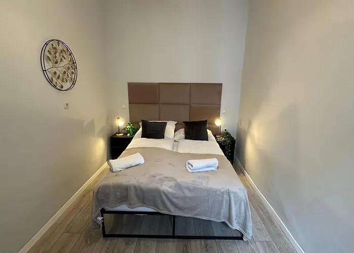 Budget-Friendly 2+1 Haven: Central Vienna Delight