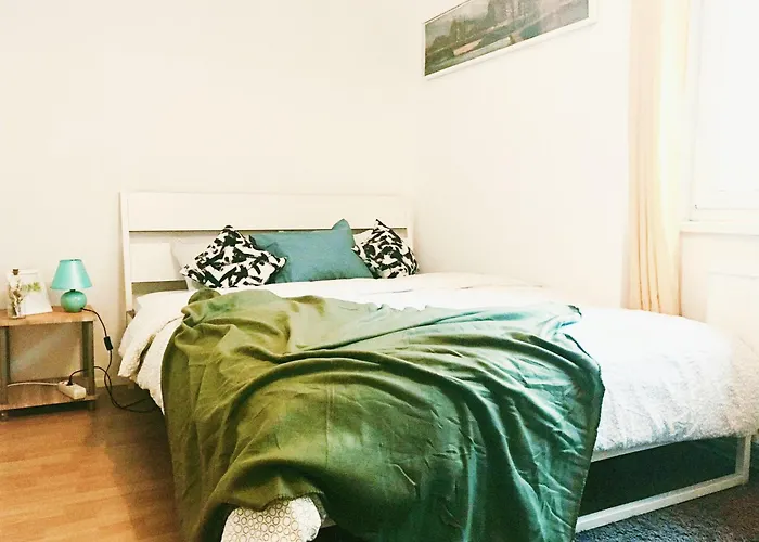 Nr.1 Perfect 3 Bedrooms Near To Main Train Station
