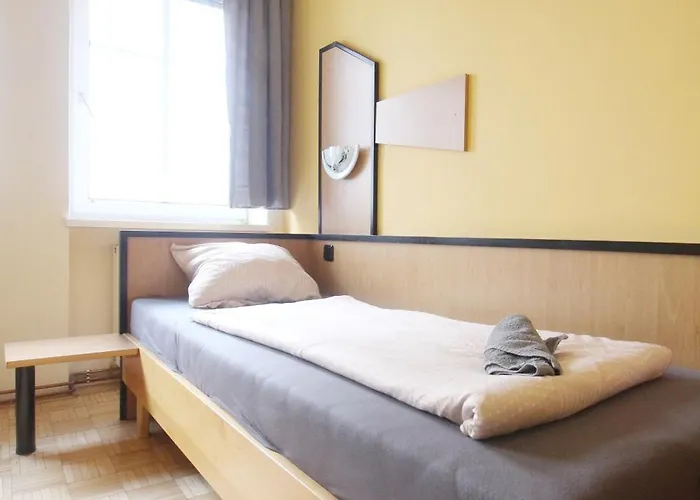 Triple Room In Huetteldorfer Strasse Area
