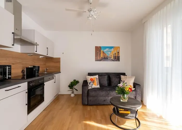 Sunny 1Br Home With Balcony By Hm