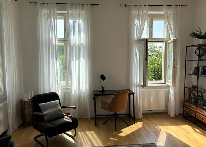 Casa Nostra - Moderne Lichtdurchflutete Wohnung Am Augarten