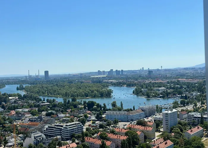 High-End Apartment Close To Metro And Uno-City With E-Parking