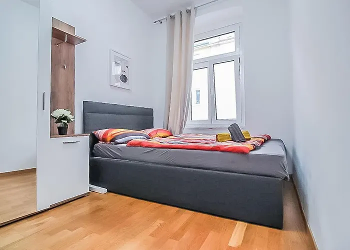 Apartment In Josefstaedter Strasse Area