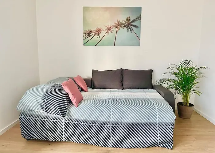90 M2 Central Apartment With Balcony
