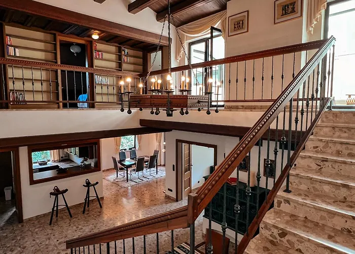 Big Quiet Villa With Garden And Pool