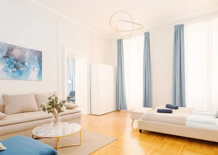 Very Spacious Apartment Close To Akh
