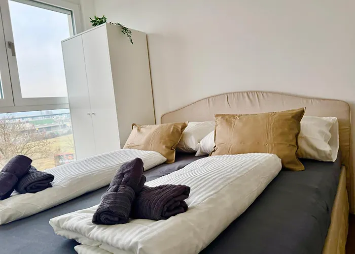 Stylish Modern Apartment With Terrace & Free Parking