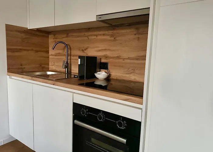 Modern Studio With Free Parking