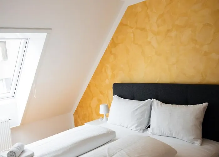 75 M2 Rooftop Central Apartment
