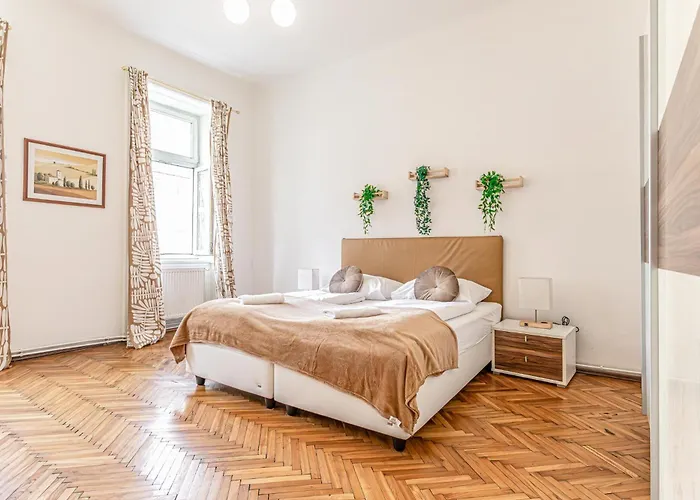 Chic Rooms In Shared 2Br Apartment For Long Stays - 15 Min To Center