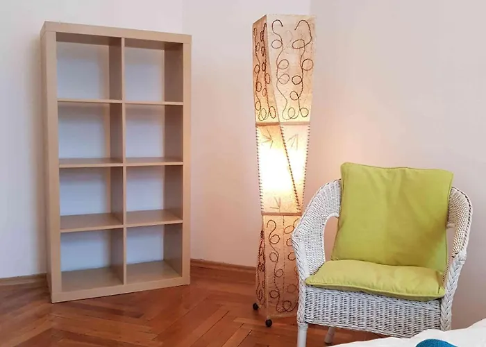 Grosse Helle Altbauwohnung