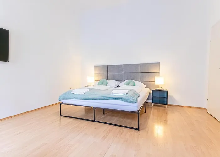 City-Linked 2Br Apartment Near Wiener Stadthalle