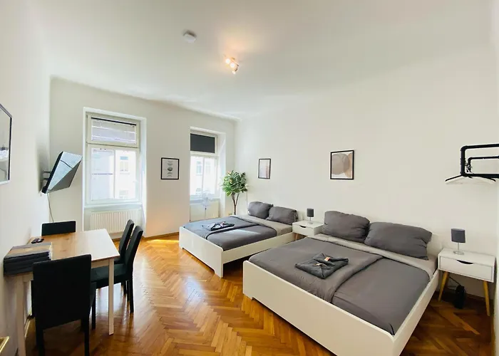 Stylish Flat With 2 Double Beds For 4 People 15A