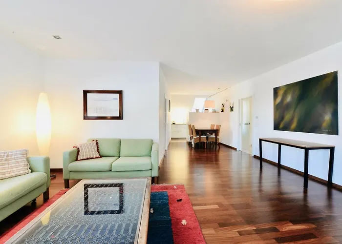 Exclusive Attic Flat With Balcony Close Karlsplatz