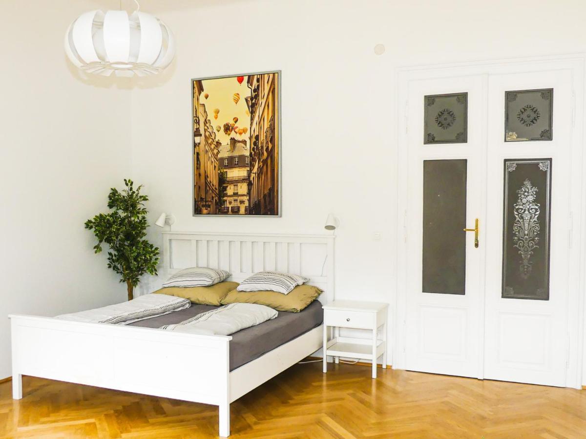 Hotspot Apartment