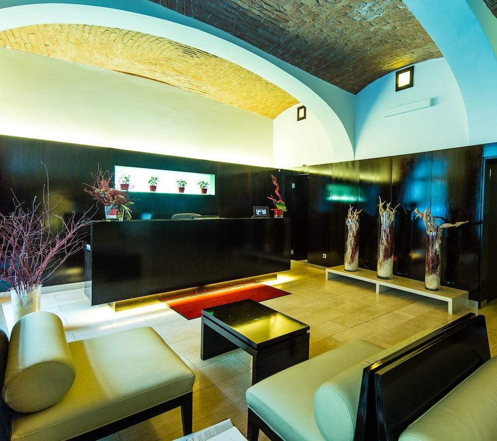 Aparthotel The Levante Rathaus 4*