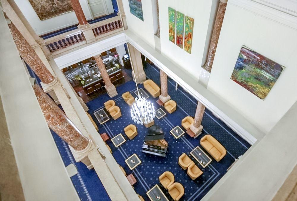 Hotel Ambassador