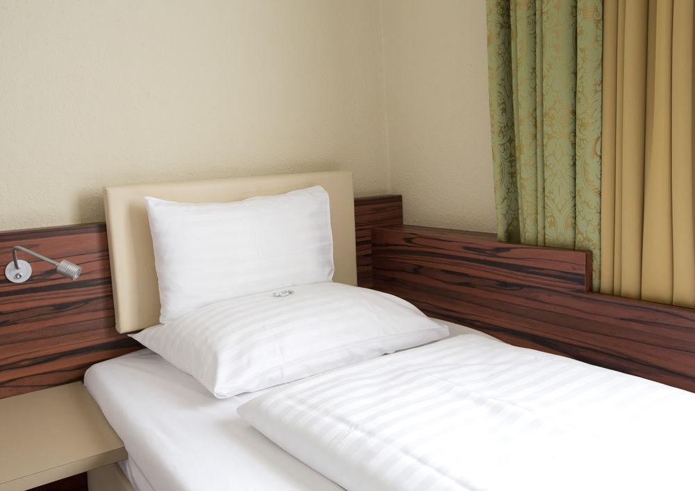 Fuerst Metternich Hotel 3*